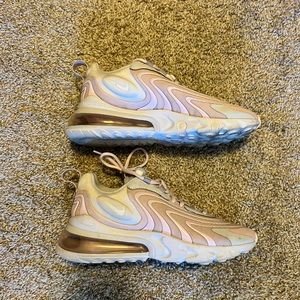 Nike wmn air max 270 react size 8